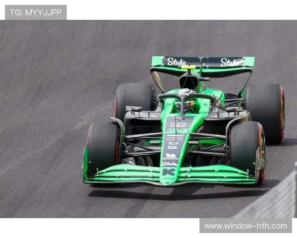 聚焦F1赛场风云变幻车队角逐再掀冠军争夺战高潮本赛季积分榜格局生变